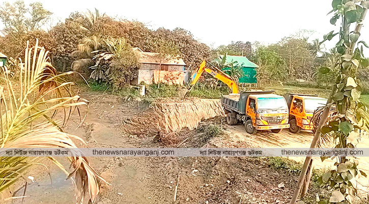 বন্দরে ইটভাটার জন্য বসতবাড়ির পাশের মাটিকাটা
