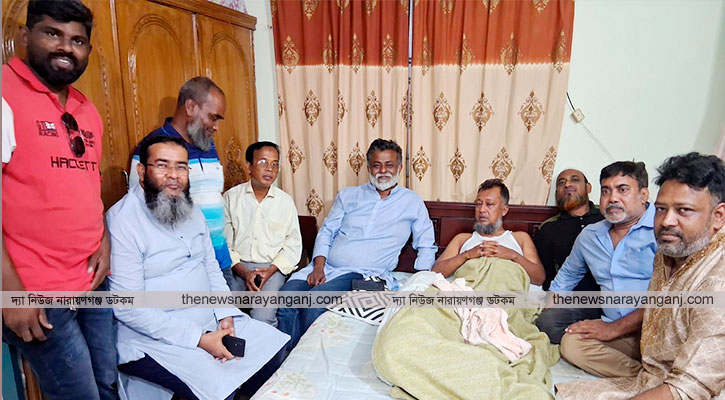 বিএনপির সদস্য সচিব টিপুর শয্যা পাশে খোরশেদ