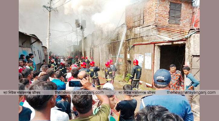 বন্দরে তুলার প্রেস হাউজে ভয়াবহ অগ্নিকাণ্ড