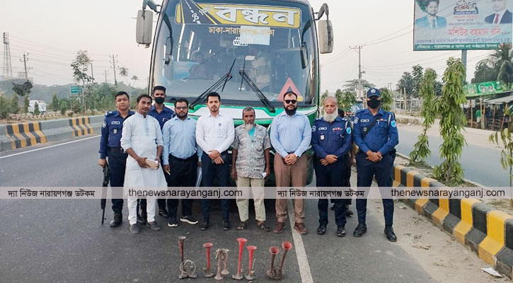 ৫টি যানবাহনকে অর্থদণ্ড