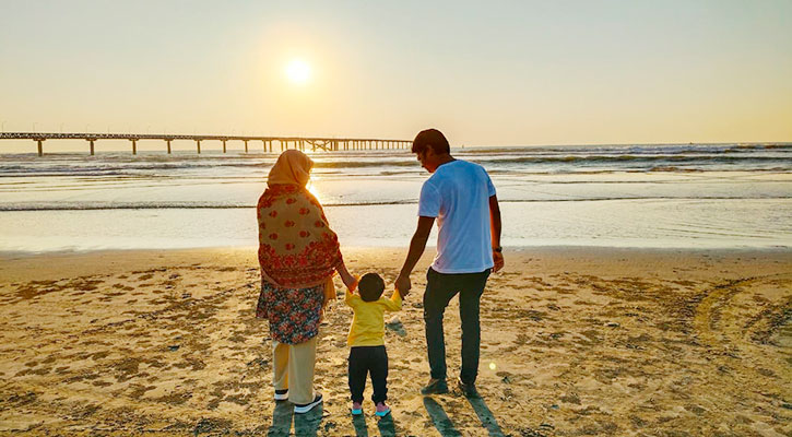 পরিবারকে সময় দিন : ক্লান্ত জীবনের সবচেয়ে শান্ত আশ্রয়