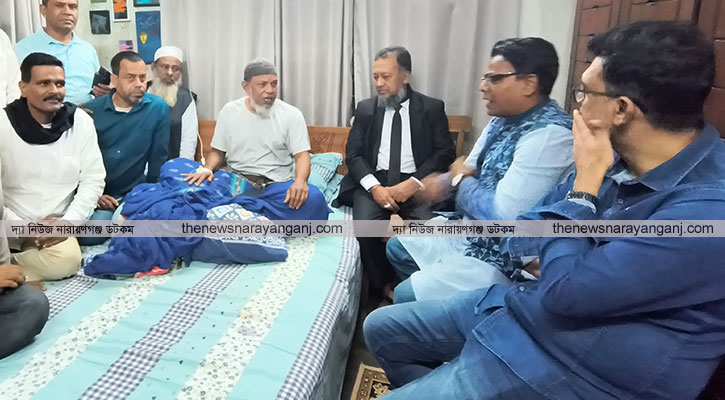 ডেঙ্গু জ্বরে আক্রান্ত বিএনপির যুগ্ম আহ্বায়ক আনুর বাসায় টিপু 