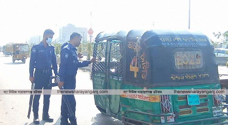 নাশকতা এড়াতে কঠোর অবস্থানে নারায়ণগঞ্জ পুলিশ