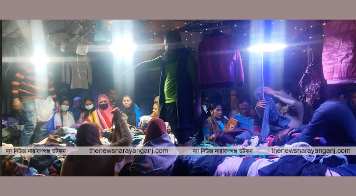 ফুটপাতের ভাসমান দোকানে শীতবস্ত্র বিক্রির ধুম