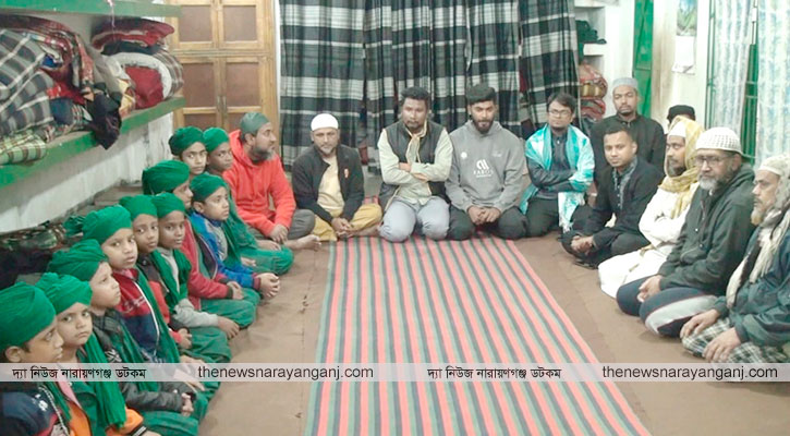 খালেদা জিয়ার আত্মার মাগফিরাত কামনায় ছাত্রদল নেতা নিরবের দোয়া