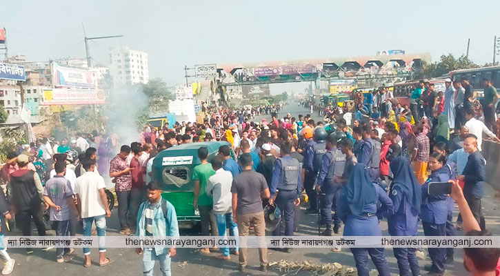 আর্থিক সুবিধা না দিয়ে শ্রমিক ছাঁটায়ের প্রতিবাদে