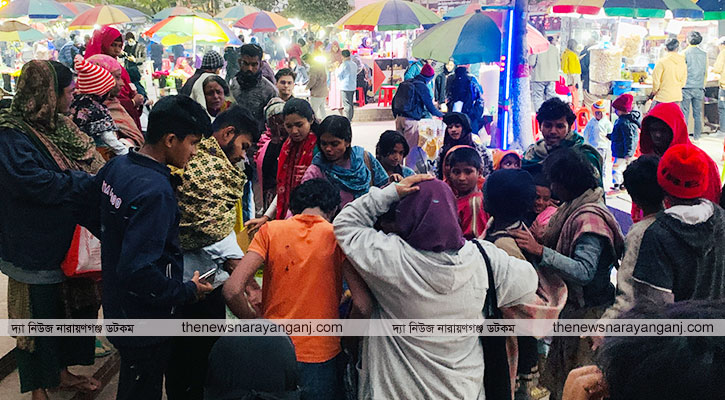 শীতার্ত মানুষের পাশে কথন