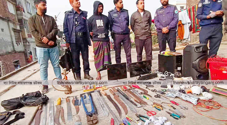 গলাচিপায় অস্ত্র সহ ফাইটার মনির গ্রেপ্তার