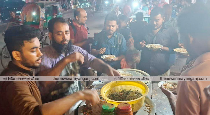 বোম্বাই মরিচের চটপটিতে মাসে লাখ টাকা আয় সুমনের