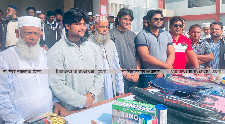 রূপগঞ্জে ক্রীড়া সামগ্রী বিতরণ করলেন দিপু ভূইয়ার দুই ছেলে