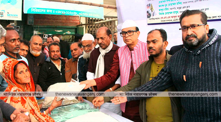 ফতুল্লা প্রেসক্লাব-প্রবাসী বন্ধনের শীতবস্ত্র বিতরণ