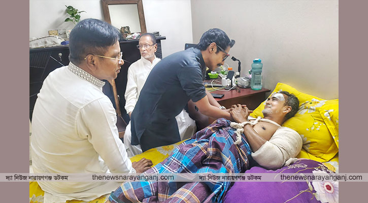 স্বপন চৌধুরীর শয‌্যাপা‌শে জয় কে রায় বা‌প্পি ও লিটন পাল