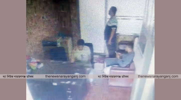 ইফতার পার্টির ‘খরচ’ গার্মেন্ট কারখানায় ঢুকে এনসিপি কর্মীর হুমকি!