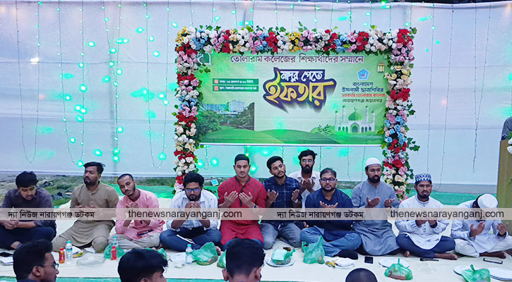 ছাত্রশিবিরের মাদুর পেতে ইফতার