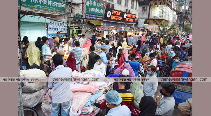 হকারদের খুঁটির জোর কোথায়?