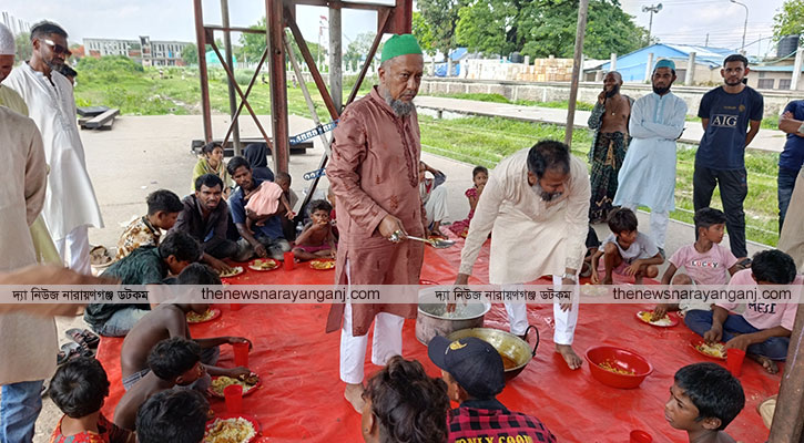 প্রতি শুক্রবার পথশিশুদের জন্য খাবারের আয়োজন করেন টিপু