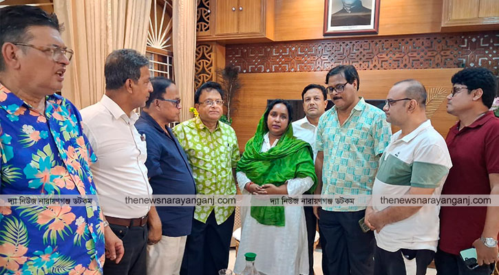 রাজনীতিতে নতুন মোড়
