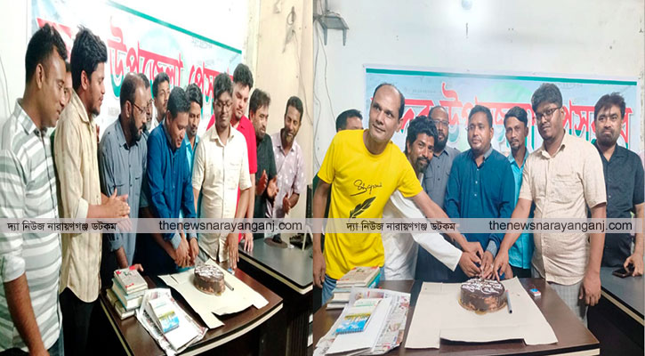 বন্দর উপজেলা প্রেসক্লাবের সাধারণ সম্পাদকের জন্মদিন পালন‎