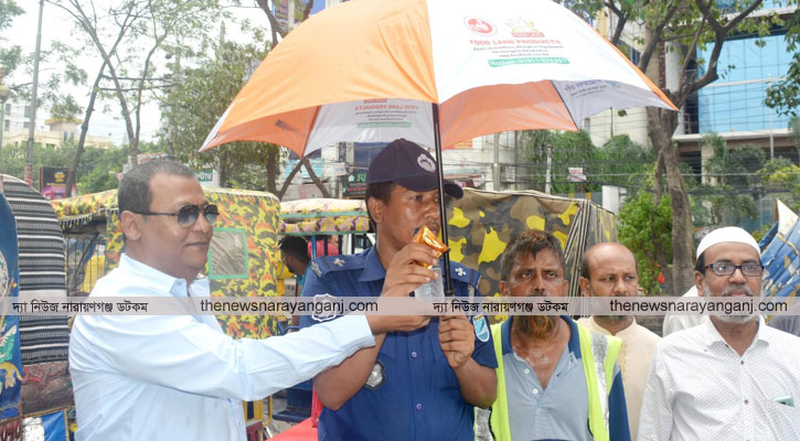 চার শতাধিক ছাতা পানি স্যালাইন দিলেন শকু