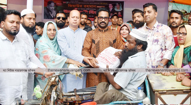 মানুষকে অস্ত্রের মুখে ফেলে আত্মসমর্পণ করেছিল শেখ মুজিব : রোজেল