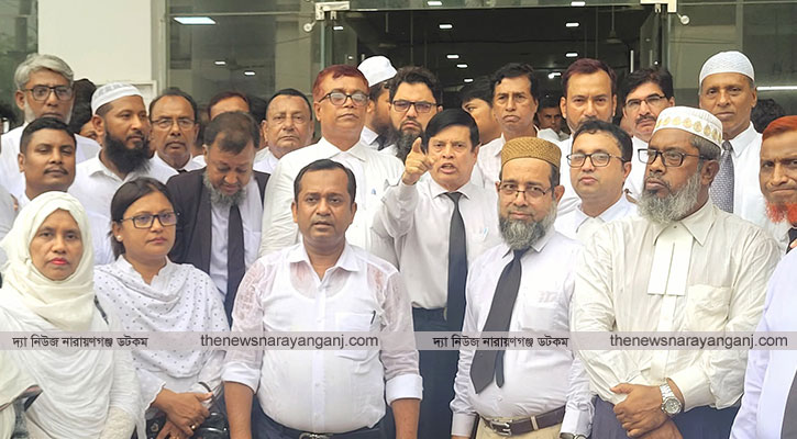 তারেক রহমানের বিরুদ্ধে অপ্রপ্রচারের প্রতিবাদে আদালতে মিছিল সমাবেশ