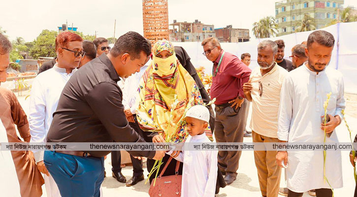 এক শহীদ এক বৃক্ষ কর্মসূচিতে শহীদ ২১ জনের স্মৃতি ধারণ বৃক্ষরোপণ