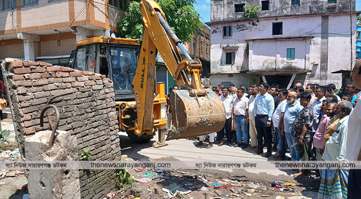 রূপগঞ্জে শতবর্ষী উকিলবাড়ি সরকারী খাল উদ্ধার