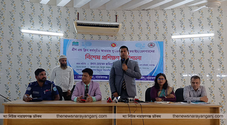 জীবনের ঝুঁকি নিয়ে কখনও গাড়ি চালাবেন না : জেলা প্রশাসক