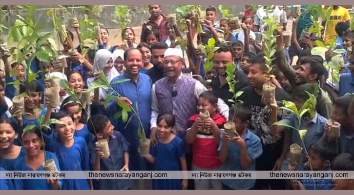 সনমান্দীতে ৩১ দফার লিফলেট বিতরণ করলেন বকুল