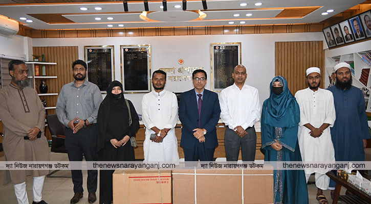 জুলাই গণঅভ্যুত্থানে শহীদ সজলের মাকে ইলেকট্রিক সেলাই মেশিন উপহার