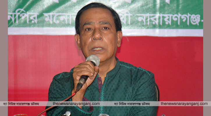 পুরানো স্টাইলে নতুন লক্ষ্যে মাঠে মডেল মাসুদ