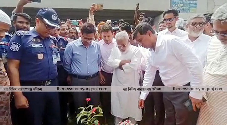 বৃক্ষরোপন করে যানজট নিয়ে ক্ষোভ এমপি মান্নানের