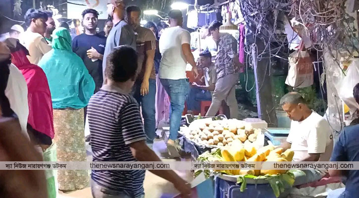 অভিযানের পরও ফুটপাতে জ্বলছে বিদ্যুৎ