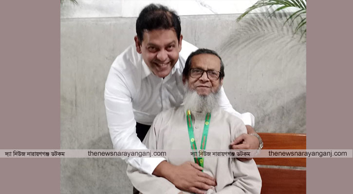 চাচাকে জড়িয়ে ছবি তুললেন দিপু ভুইয়া