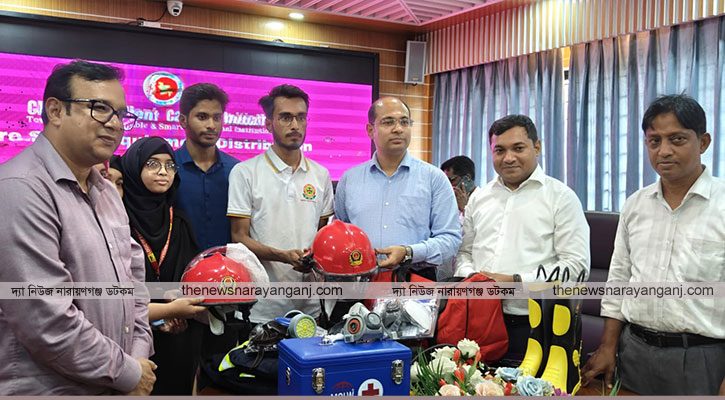 স্বেচ্ছাসেবী সংগঠনকে ফায়ার সেফটি সরঞ্জাম দিল সদর উপজেলা প্রশাসন