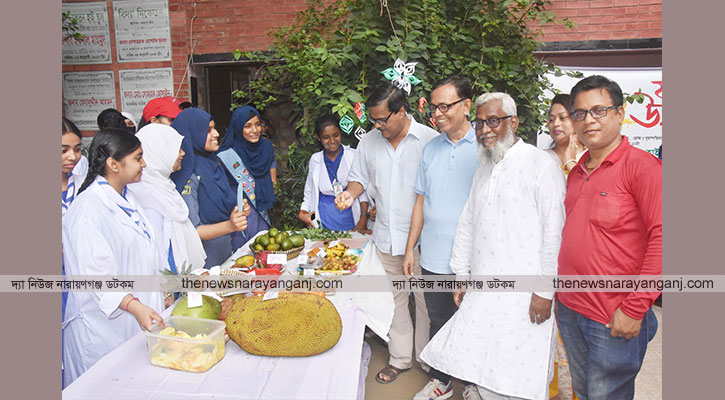 বিদ্যানিকেতন হাই স্কুলে দেশীয় ফলের উৎসব