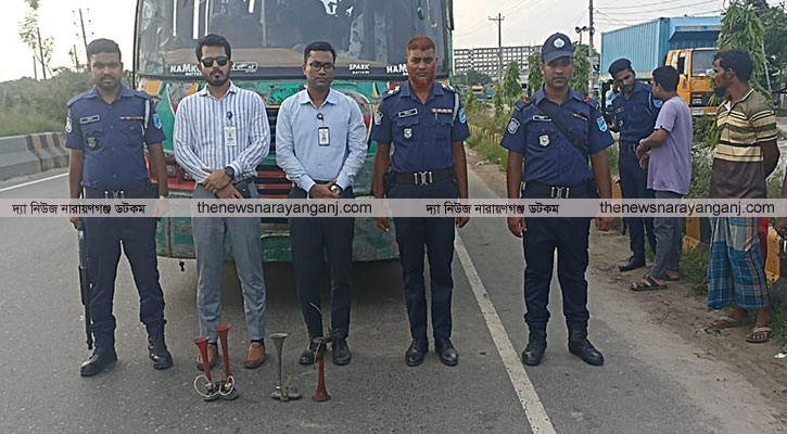 ৩ যানবাহনকে জরিমানা, হর্ণ জব্দ