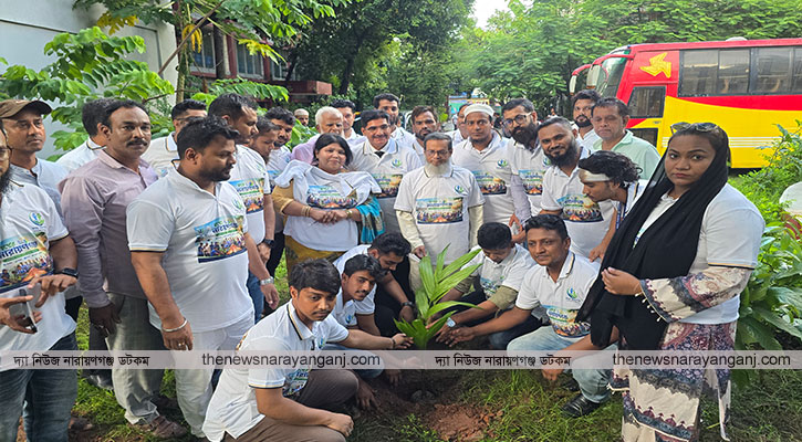 স্বপ্নের নারায়ণগঞ্জ বৃক্ষরোপনে এমপি আবুল কালাম 