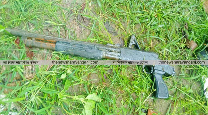 পুকুরে জেলের জালে উঠলো পুলিশের শর্টগান
