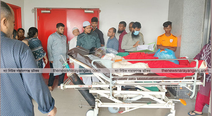 বন্দরে গ্যাস বিস্ফোরণে দগ্ধদের পাশে আবদুল জব্বার