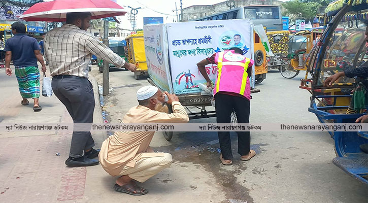 টিম খোরশেদের শীতল বিশুদ্ধ পানি বিতরণ অব্যাহত