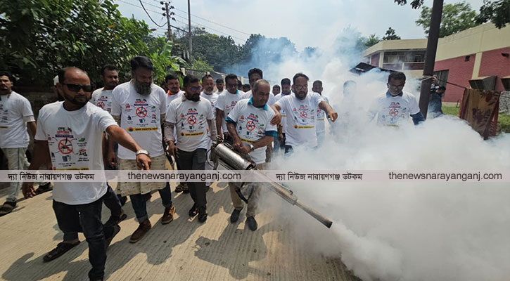 খানপুরে হাসপাতালে ডেঙ্গু প্রতিরোধে যুবদলের মশক নিধন