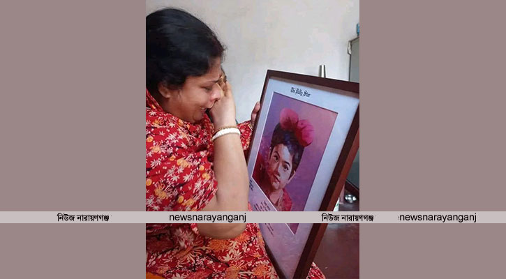 দুর্গাপূজায় রিয়াও নেই মর্জিও নেই