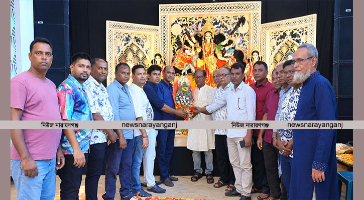 সিপিবির পূজা মণ্ডপ পরিদর্শন