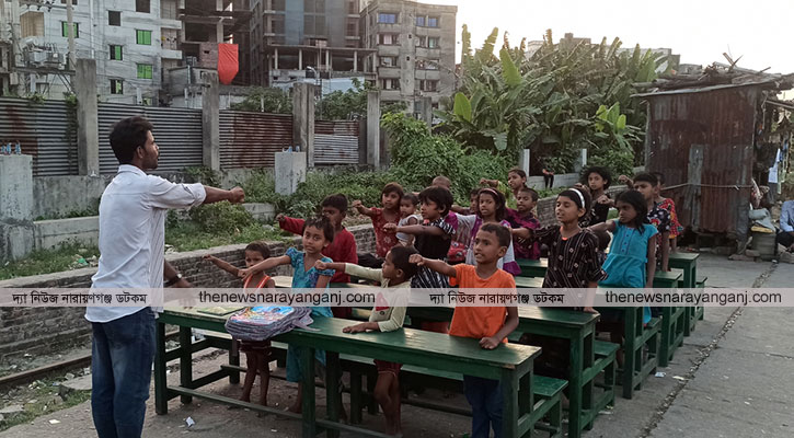 পথশিশুদের স্বপ্ন দেখাচ্ছে শুভ স্যারের স্কুল