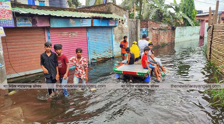 আপাতত ভরসা ভ্যান সামনে নৌকা
