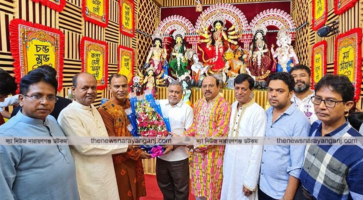 নারায়ণগঞ্জ বিভিন্ন পূজামণ্ডপ পরিদর্শনে আনিসুল ইসলাম সানি