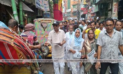 টানবাজারে ৩১ দফা বাস্তবায়নে বাবুলের গণসংযোগ লিফলেট বিতরণ