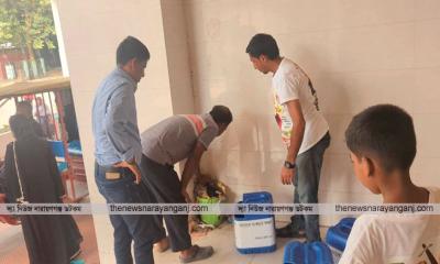 বাবুল এর উদ্যোগে ব্লিচিং ও ময়লা ফেলার বিন বিতরণ