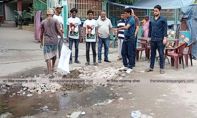 খানপুর ভূমি অফিসের সামনের রাস্তার খানাখন্দ মেরামত করলেন বাবুল
